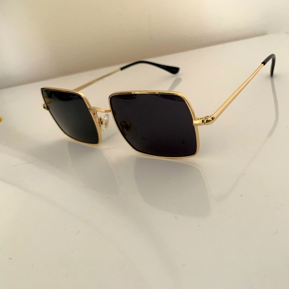 Square shaped sunglasses - Picture 2 of 2